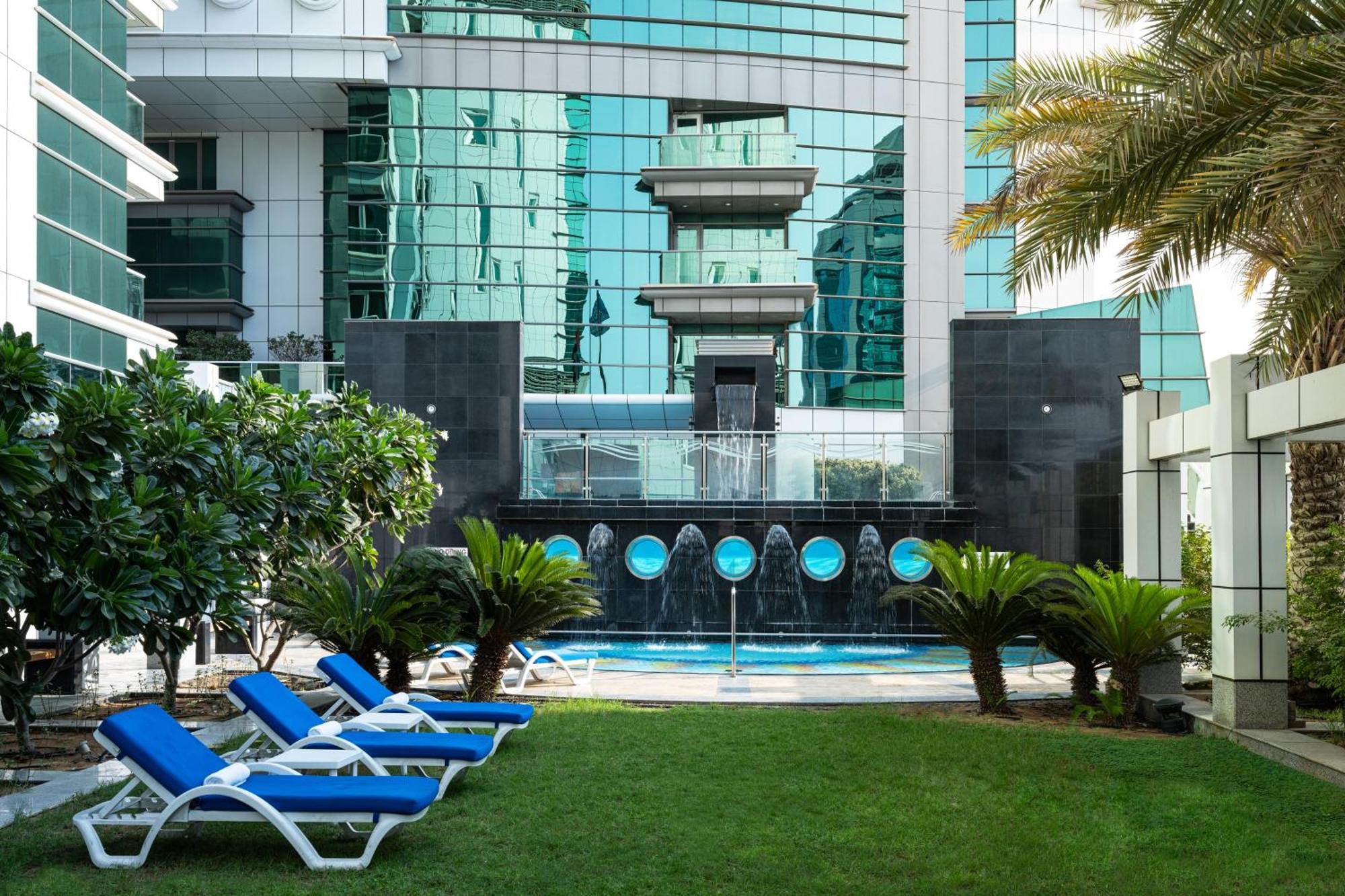 Four Points By Sheraton Charjah Extérieur photo