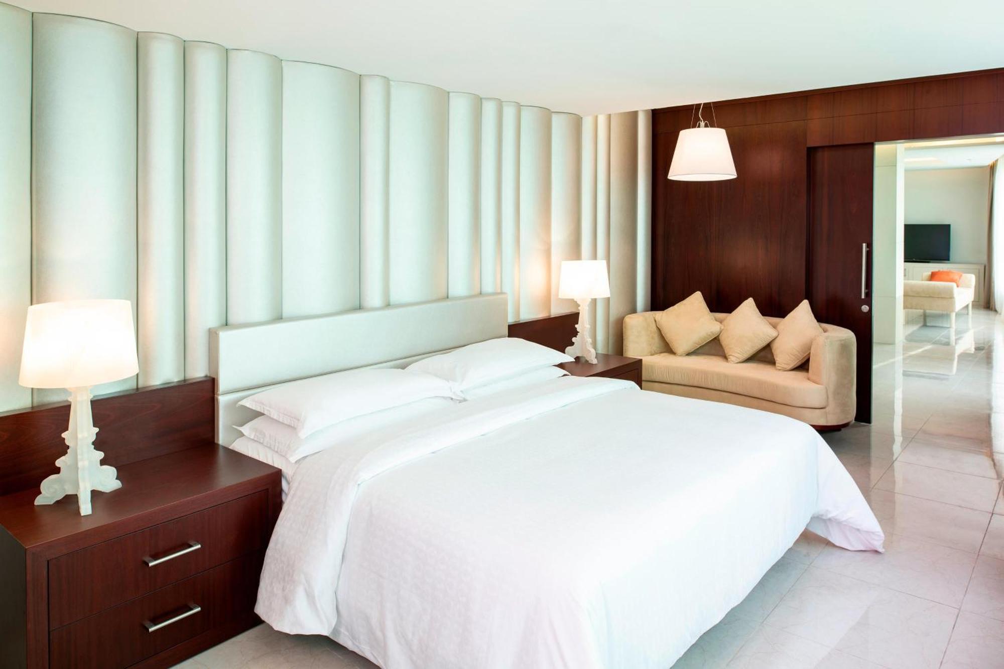Four Points By Sheraton Charjah Extérieur photo