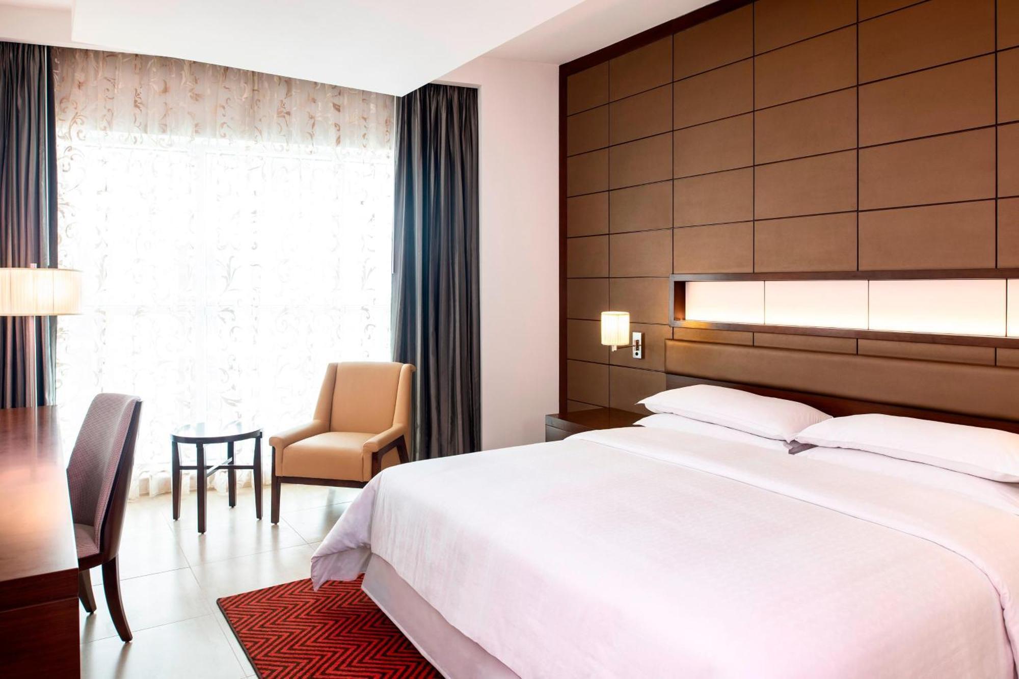 Four Points By Sheraton Charjah Extérieur photo